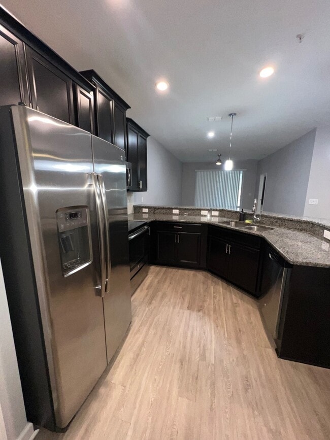 Building Photo - 3542 Fairwater Ct