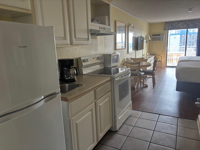 Building Photo - 1207 S Ocean Blvd