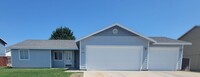 Building Photo - 4-Bedroom Gem in Pasco – Fresh Paint, New ...