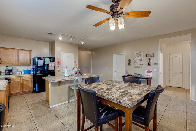 Building Photo - Charming 5 Bed 3 Bath Tolleson Home with Solar!!