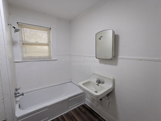 Building Photo - 1320 Harrison Ave