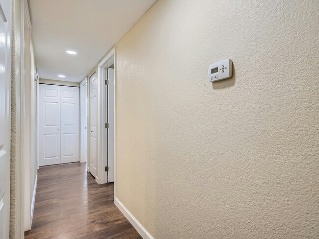 Building Photo - 13261 E Asbury Dr