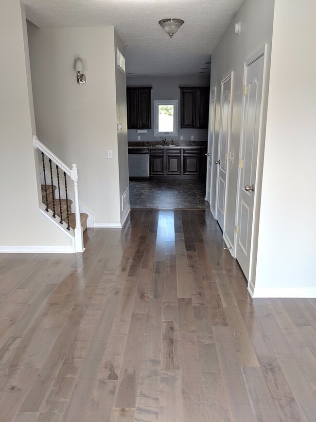 Building Photo - Luxury End-Unit Townhome in Cedar Point, North Harrisonburg!