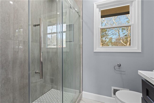 Building Photo - 1766 Flintwood Dr SE