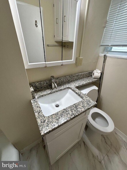 Building Photo - 2121 N Street NW Unit 6