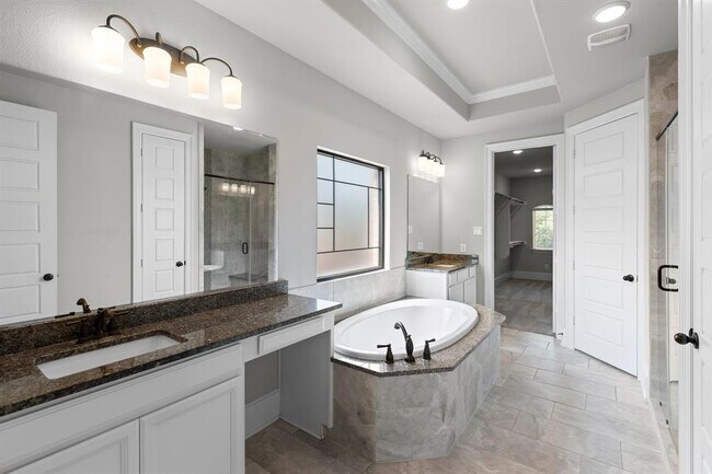 Building Photo - 508 Hidden Creek Way