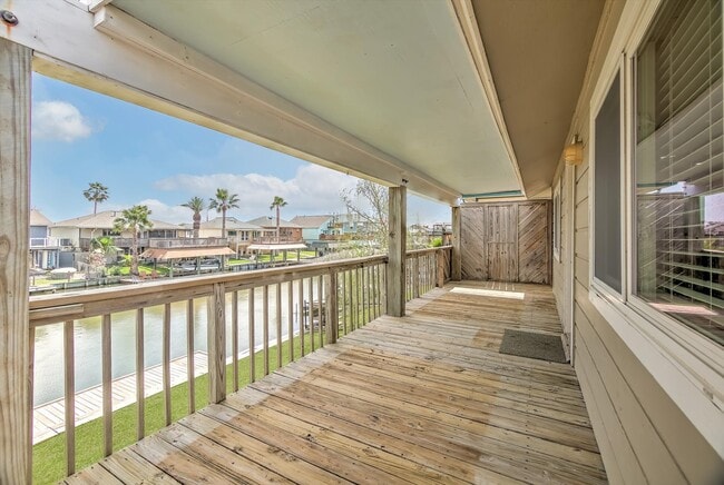 Building Photo - 505 Pompano St