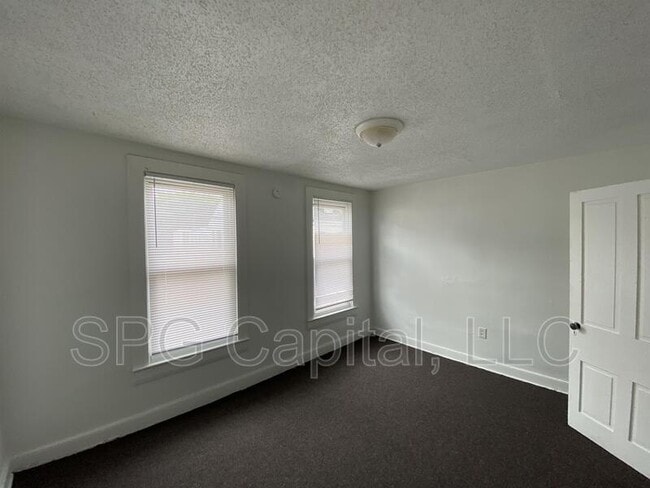Building Photo - 37 N Hartley St