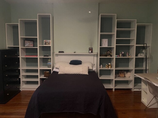 Building Photo - 317 S Pine St