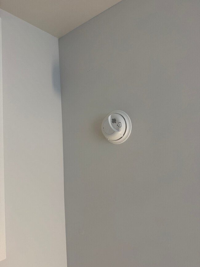 Building Photo - Room in House on S Alston Ave