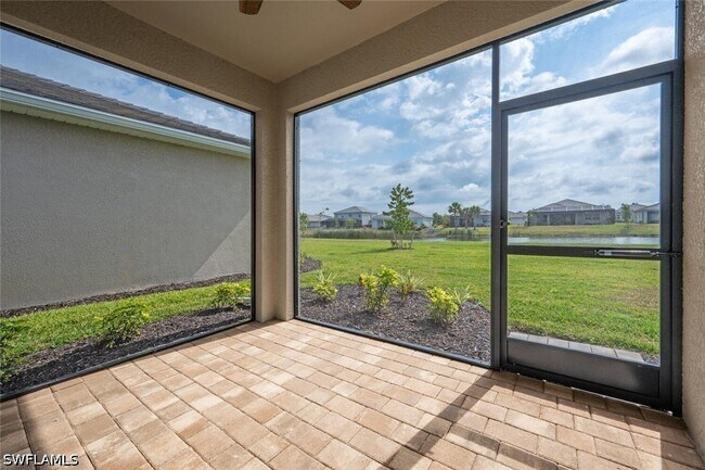 Building Photo - 28093 Sanibel Sands St