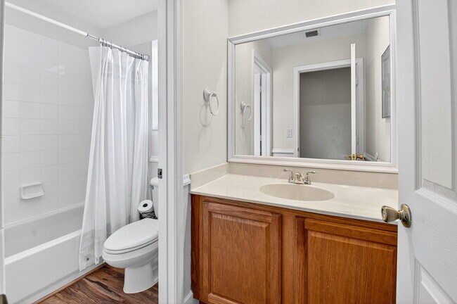 Building Photo - 7306 Spinnaker Bay Dr