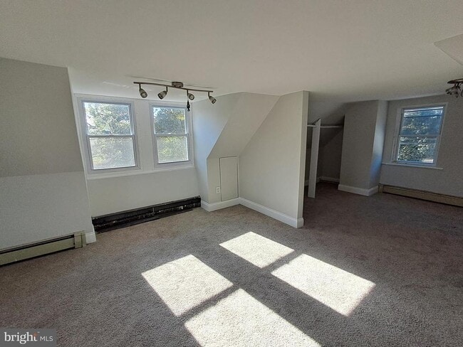 Building Photo - 108 S Clifton Ave