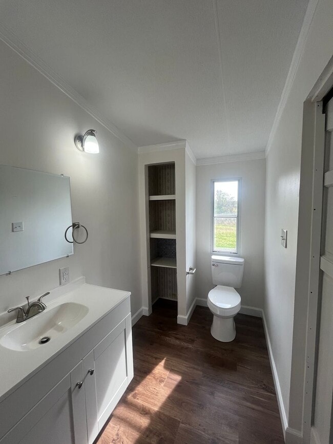 Building Photo - 193 Pearson St