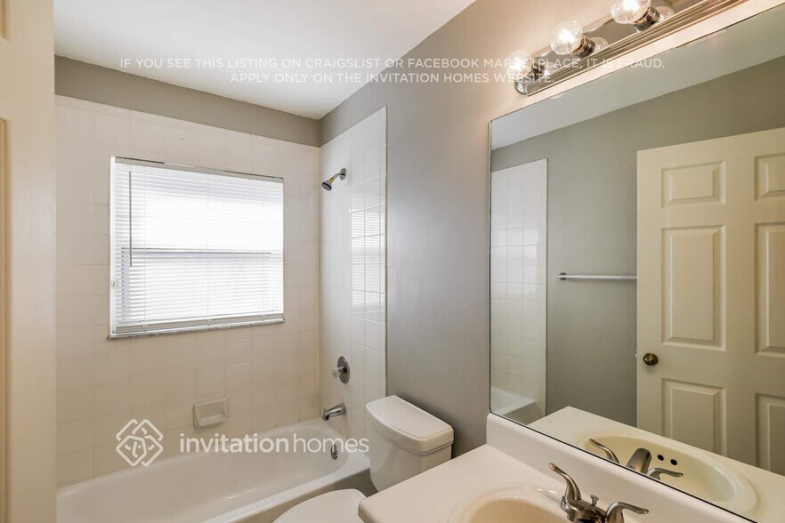 Building Photo - 5010 SW 151st Terrace