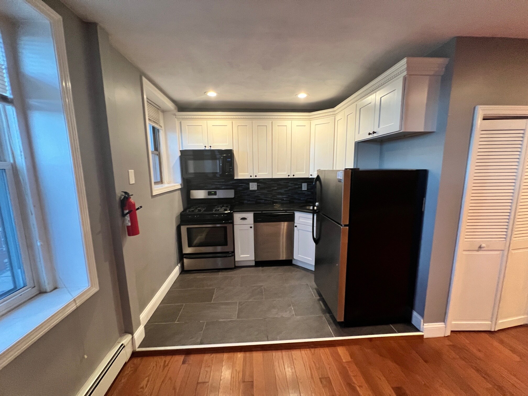 Building Photo - 343 Sumner St