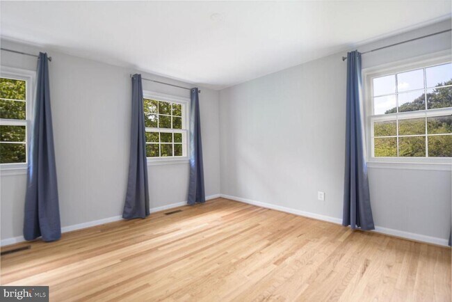 Building Photo - 11733 Ambleside Dr