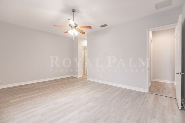 Building Photo - 12060 Lucca St