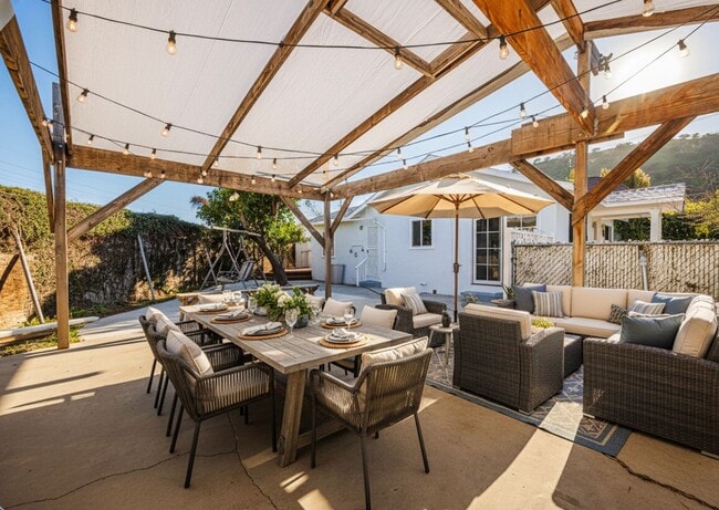 Building Photo - 3 Bedroom Home with Outdoor Space in Frogtown!