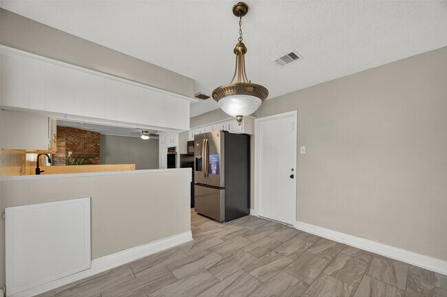 Building Photo - 11447 Kirkvalley Dr