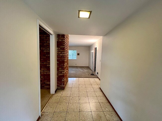 Building Photo - 6484 Camelia Dr