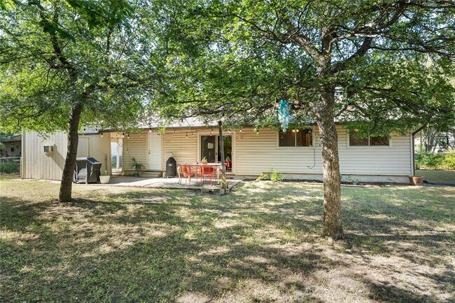 Building Photo - 2307 Valley High Cir