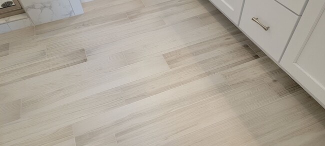 Building Photo - BEAUTIFUL HOME in the Desirable Hedgefield subdivision in Prattville.