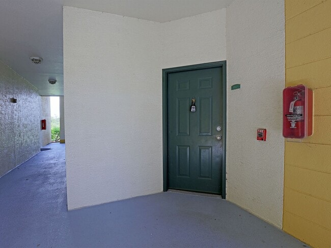 Building Photo - Royal Greens 11480-102