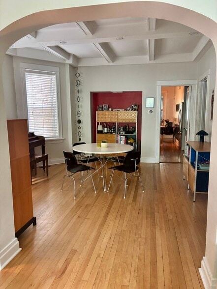 Dining Room - 4532 N Albany Ave