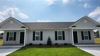 Building Photo - 1105 Woodridge Dr