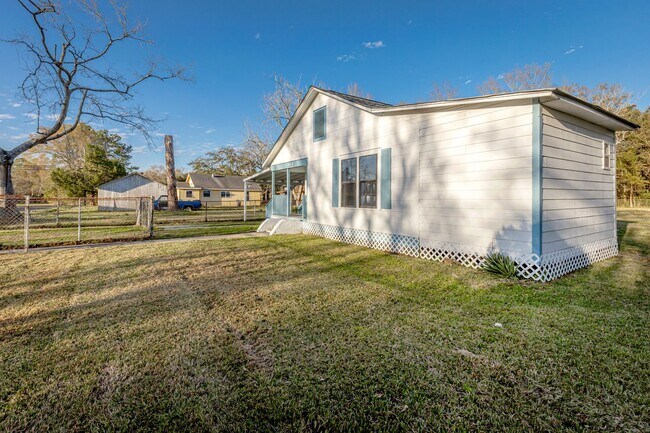 Building Photo - Fully remodeled home for rent!