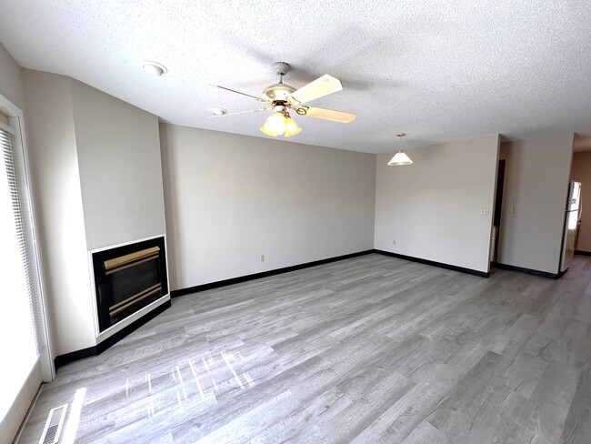 Building Photo - 924 23rd Ave