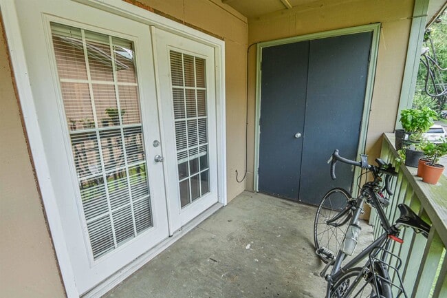 Building Photo - 809 California St