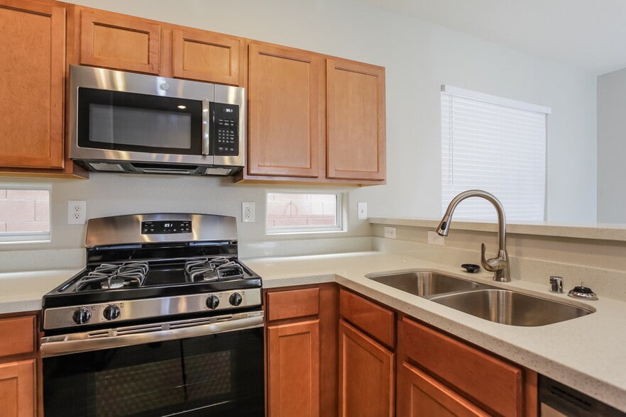 Building Photo - 8920 Brentwood Grove Ct