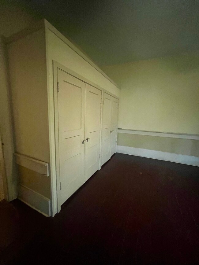 Building Photo - 820 7th Ave N