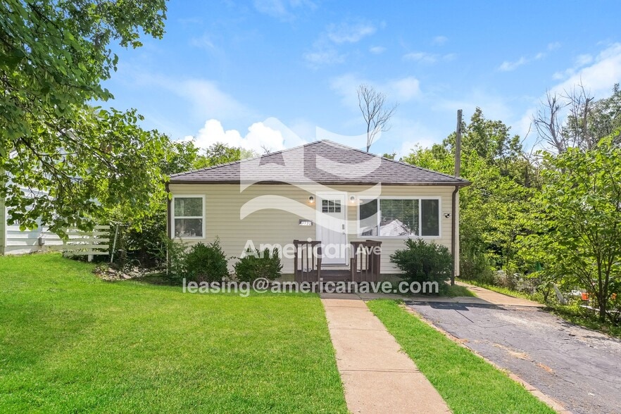 Primary Photo - 2220 Gaebler Ave