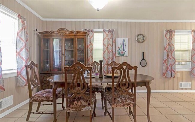 Building Photo - 306 Laney Rd