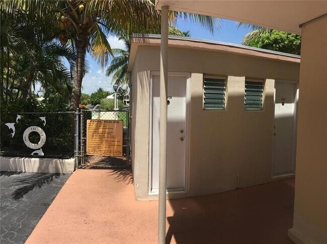 Building Photo - 2001 S Ocean Dr