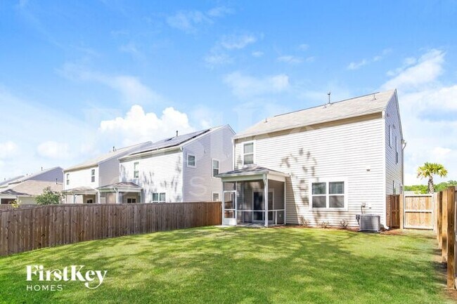 Building Photo - 9680 Roseberry St