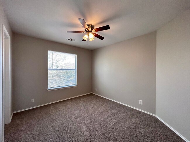 Building Photo - 2707 Westhampton Ct