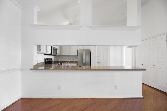 Building Photo - 2111 Welch St