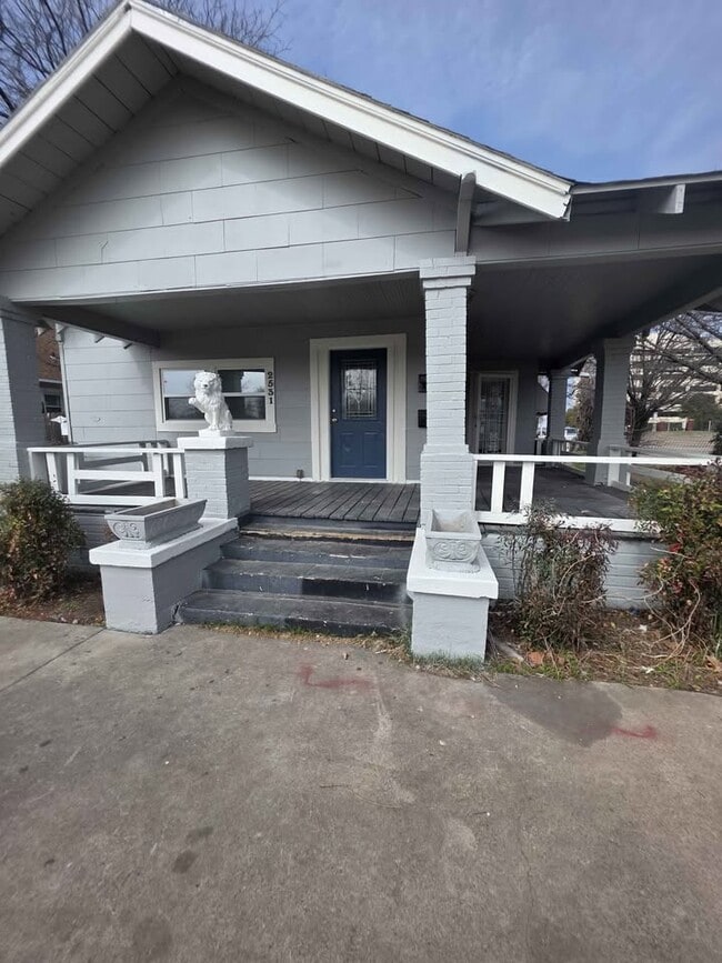 Building Photo - 2531 Carter Ave