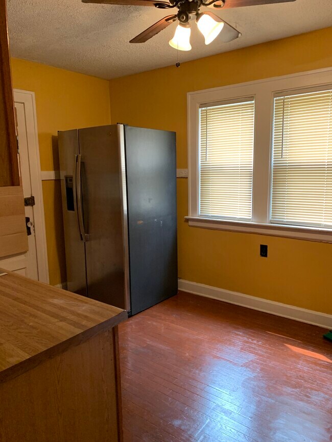 Building Photo - 13410 Rugby Rd