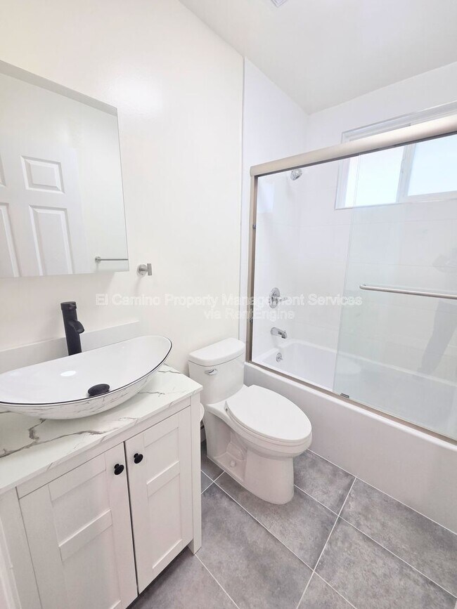 Building Photo - 5662 Cathy Ln