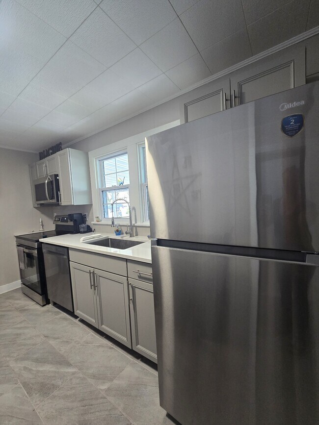 Building Photo - 1901 Cherry St