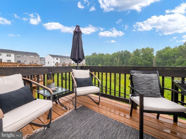 Building Photo - 131 Edgewater Ct