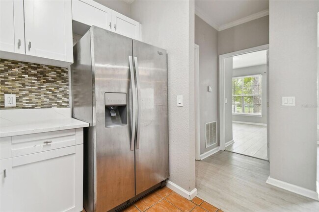 Building Photo - 9405 Crescent Loop Cir
