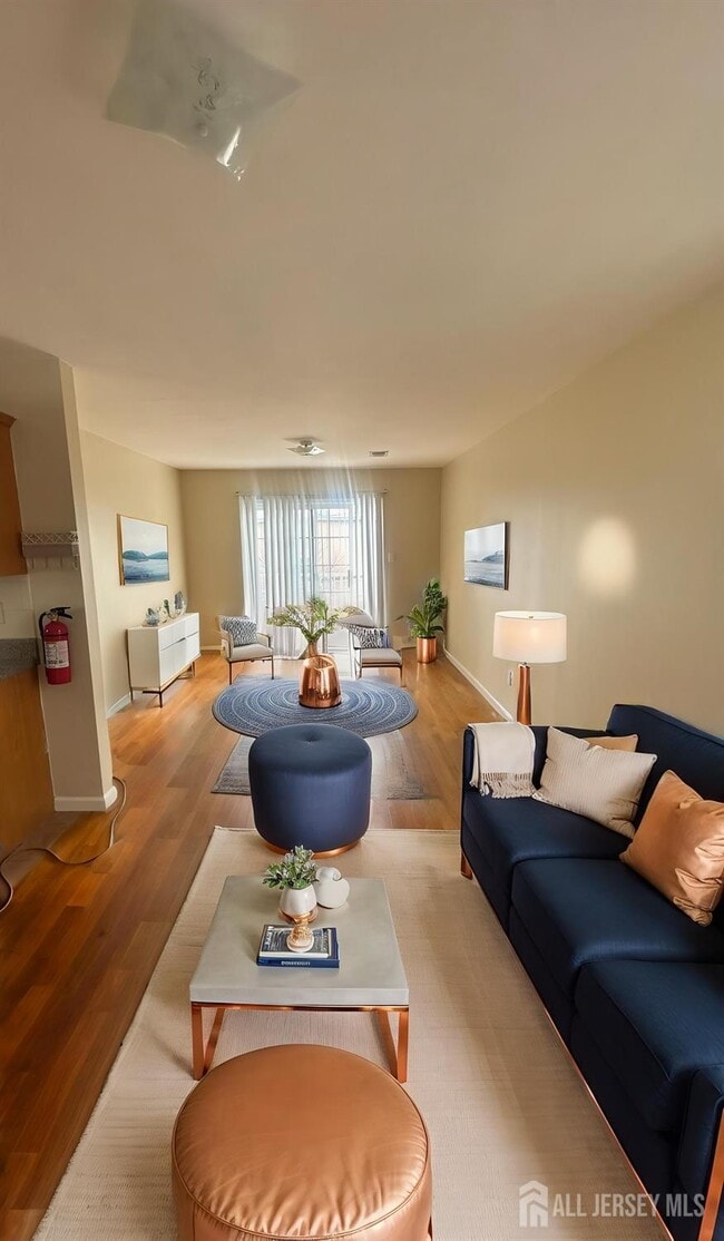 Building Photo - 663 S Park St