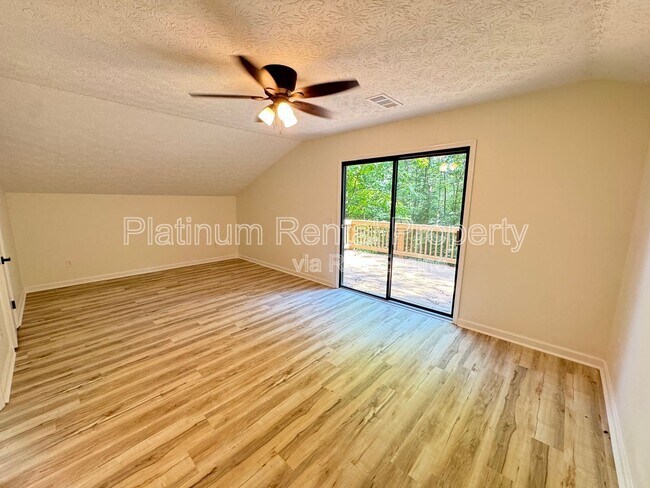 Building Photo - 8380 Lucas Creek Trl