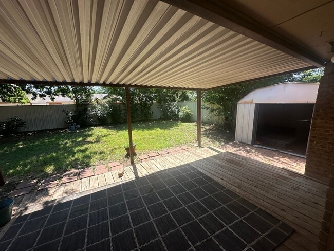 Building Photo - 312 S Avery Dr